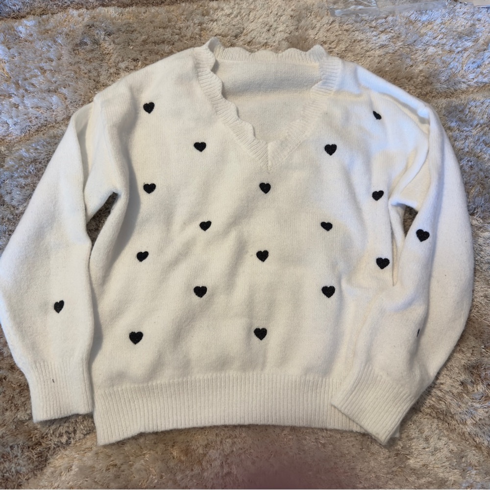 White Heart Pattern Sweater M black hearts women’s, Valentine’s Day
